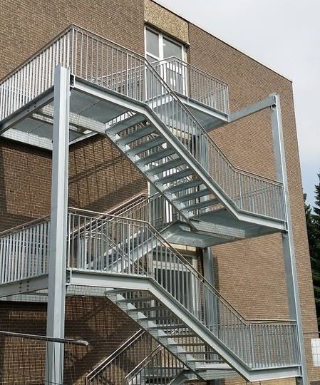 Metall Stahlbau Kronenberg Treppen Aussentreppen